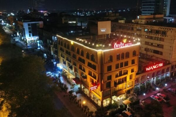 Envoy Continental Hotel