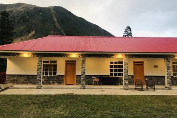 roomy-mountain-top-resort/batakundi/