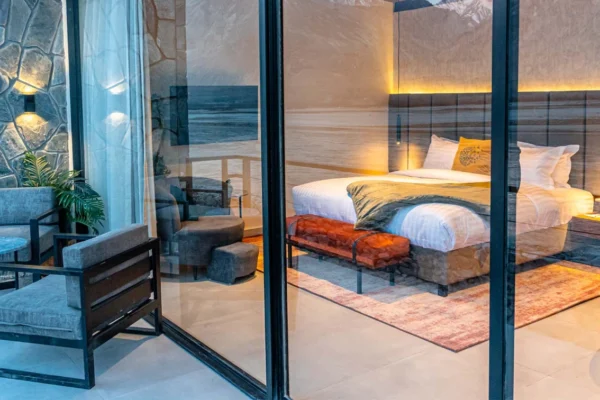 glassy 5 star hotel rooms in sakardu